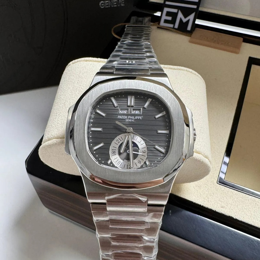 Patek Philippe Nautilus Gray – Automatic