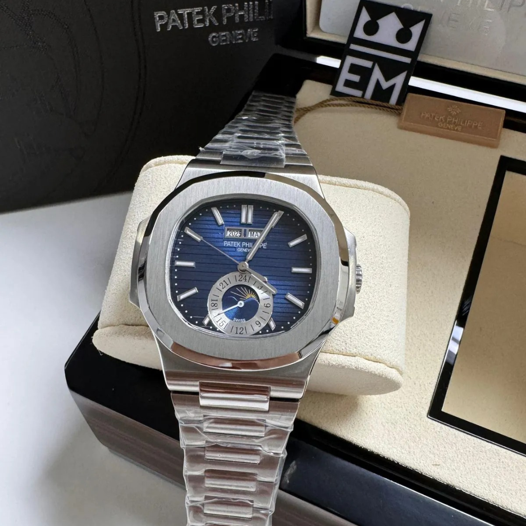 Patek Philippe Nautilus Blue Mondphase Automatic