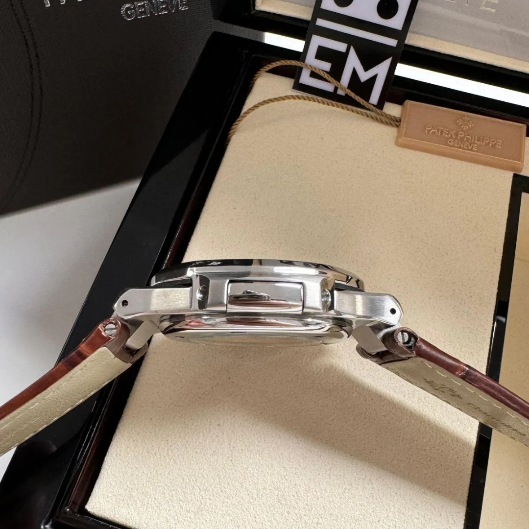 Patek Philippe Nautilus White Automatic 40mm